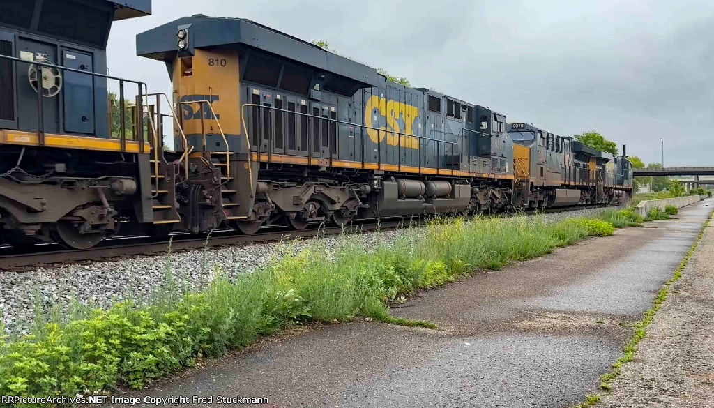 CSX 810